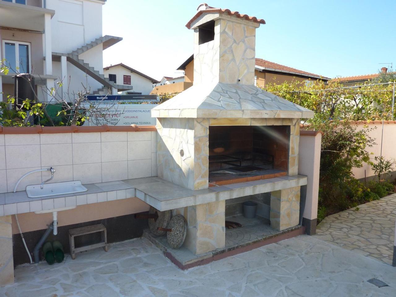 Queen Beach Apartments - Private Pool - Sabunike III Privlaka  Exteriér fotografie